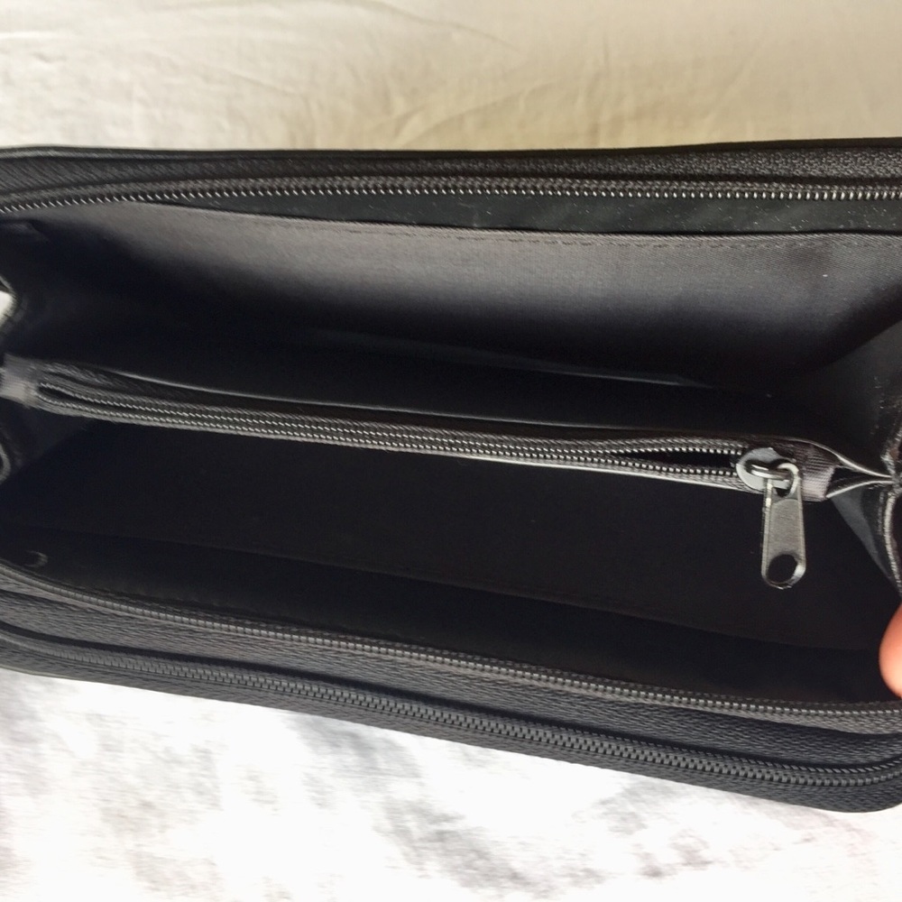 Basic Black Wallet - image 5